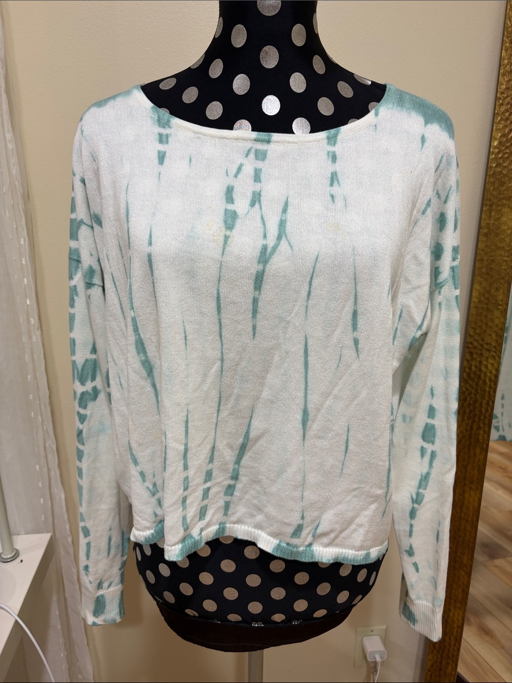 PLANET BY LAUREN G White and green Tie-Dye Long Sleeve Women's Top